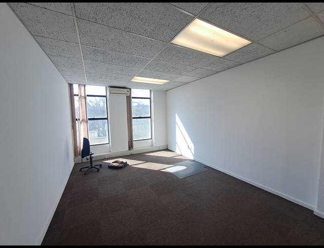 419M² OFFICE TO LET IN CRAIGHALL
